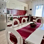 New Bazaar Cozy 2 Dajti View تيرانا