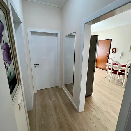 New Bazaar Cozy 2 Dajti View Apartment