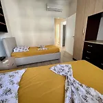 Apartamento New Bazaar Cozy 2 Dajti View *