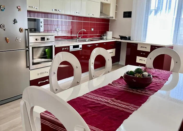 New Bazaar Cozy 2 Dajti View טיראנה